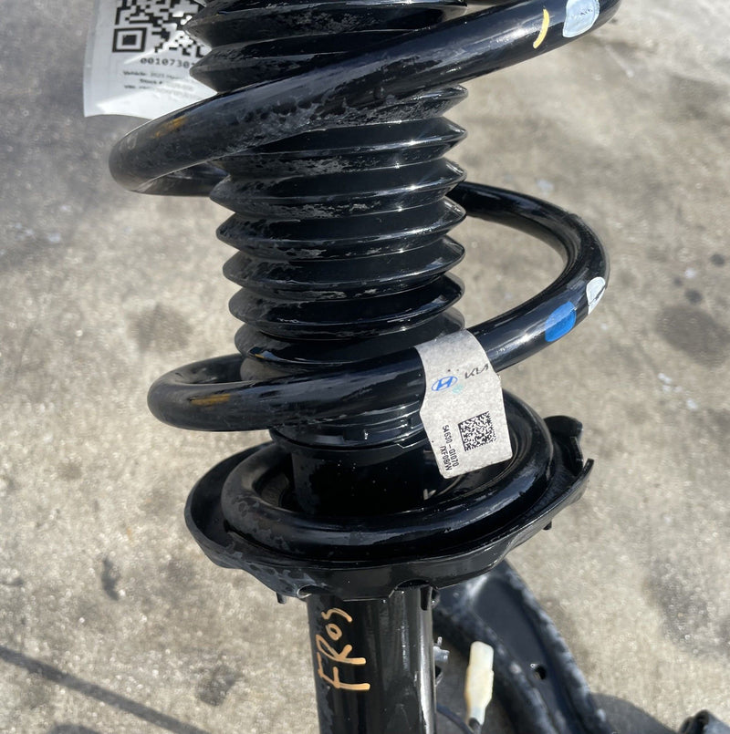 Load image into Gallery viewer, 22-24 HYUNDAI IONIQ 5 FRONT RIGHT PASSENGER SIDE SUSPENSION KNEE ASSEMBLY 10 (1)
