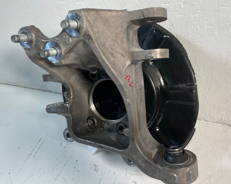 Load image into Gallery viewer, 2020-25 KIA TELLURIDE FWD REAR LEFT SIDE SPINDLE KNUCKLE W/ BEARING HUB # 107142
