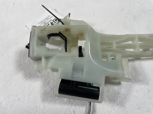 2024-2025 HYUNDAI SANTA FE REAR LEFT SIDE EXTERIOR DOOR HANDLE BASE