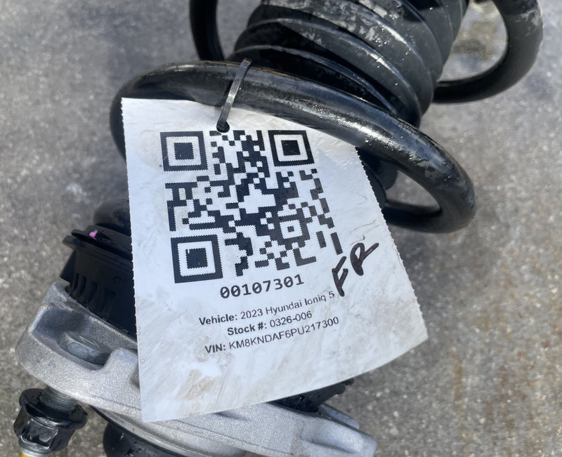 Load image into Gallery viewer, 22-24 HYUNDAI IONIQ 5 FRONT RIGHT PASSENGER SIDE SUSPENSION KNEE ASSEMBLY 10 (1)
