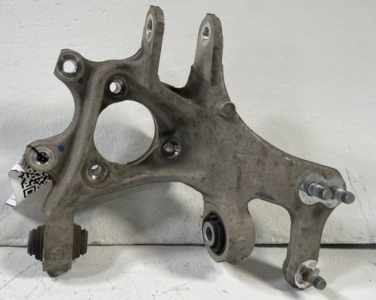 21-24 KIA K5 FWD REAR LEFT DRIVER SIDE STEERING KNUCKLE CARRIER ASSEMBLY