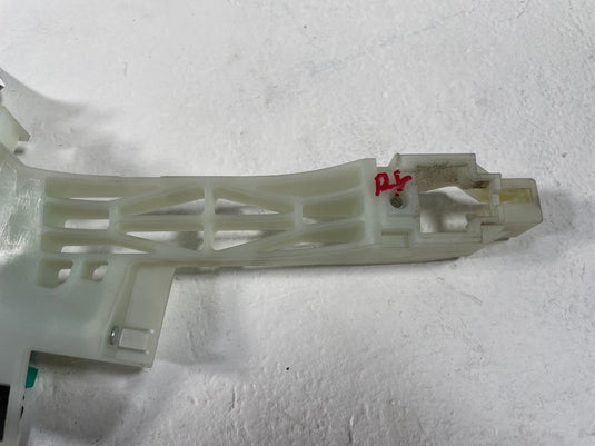 2024-2025 HYUNDAI SANTA FE REAR LEFT SIDE EXTERIOR DOOR HANDLE BASE