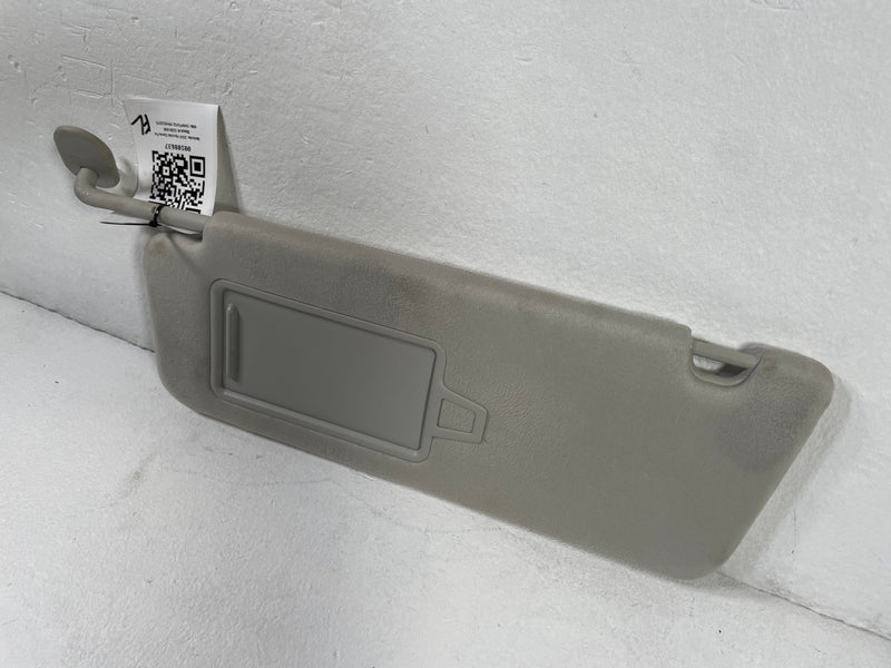 Load image into Gallery viewer, 2024 - 2026 HYUNDAI SANTA FE FRONT LEFT DRIVER SIDE SUNVISOR SUN VISOR # 108637
