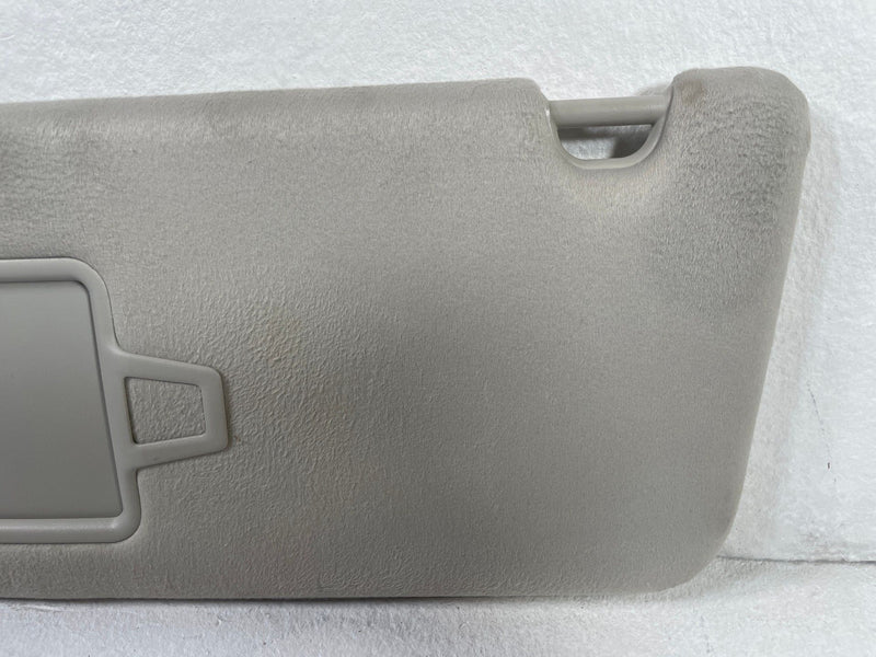 Load image into Gallery viewer, 2024 - 2026 HYUNDAI SANTA FE FRONT LEFT DRIVER SIDE SUNVISOR SUN VISOR # 108637
