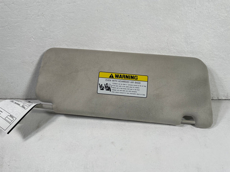 Load image into Gallery viewer, 2024 - 2026 HYUNDAI SANTA FE FRONT LEFT DRIVER SIDE SUNVISOR SUN VISOR # 108637
