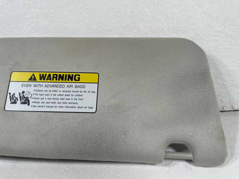 Load image into Gallery viewer, 2024 - 2026 HYUNDAI SANTA FE FRONT LEFT DRIVER SIDE SUNVISOR SUN VISOR # 108637
