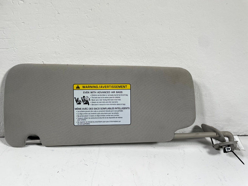 Load image into Gallery viewer, 2020 - 2025 KIA TELLURIDE FRONT RIGHT PASSENGER SIDE SUN VISOR SUNVISOR # 112754

