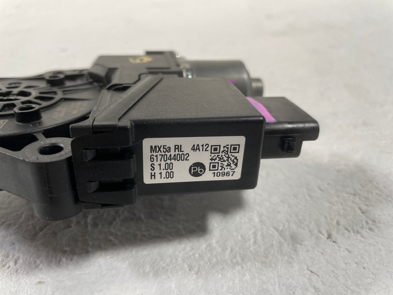 Load image into Gallery viewer, 2024-2026 HYUNDAI SANTA FE REAR LEFT DRIVER SIDE POWER WINDOW MOTOR # 108630
