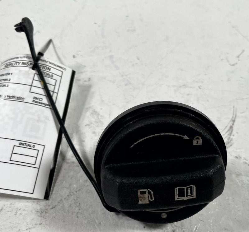 Load image into Gallery viewer, 2020 - 2022 KIA TELLURIDE REAR FUEL GAS TANK FILLER CAP 31010-3L600 # 112730
