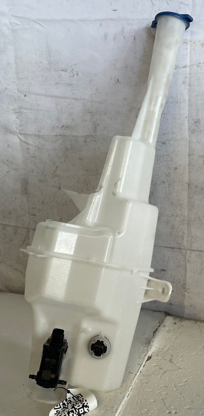 Load image into Gallery viewer, 2020 - 2025 HYUNDAI WINDSHIELD WASHER RESERVOIR BOTTLE TANK 98611-S8000 # 111869
