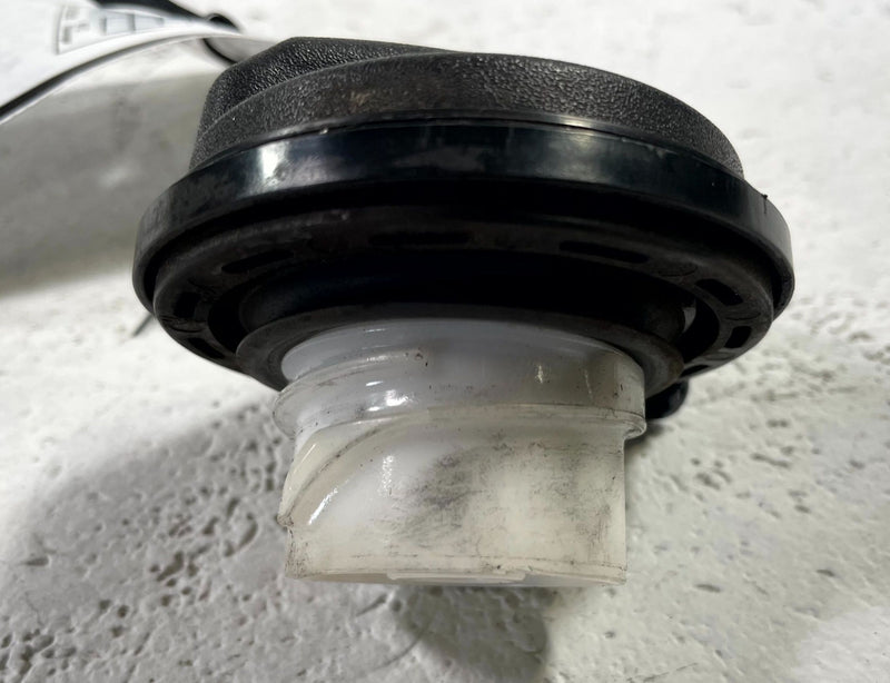Load image into Gallery viewer, 2020 - 2022 KIA TELLURIDE REAR FUEL GAS TANK FILLER CAP 31010-3L600 # 112730
