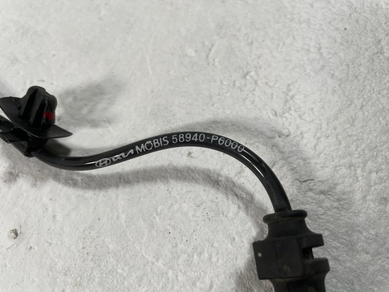 Load image into Gallery viewer, 2024-2026 HYUNDAI SANTA FE FRONT RIGHT SIDE ABS WHEEL SPEED SENSOR # 108625

