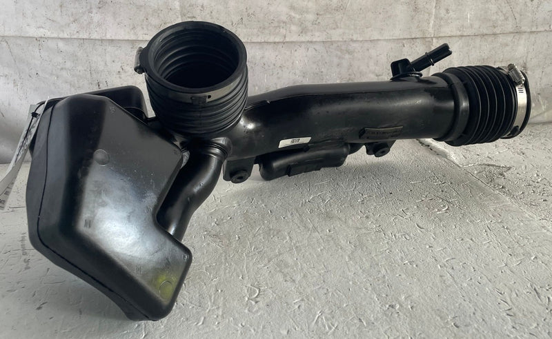 Load image into Gallery viewer, 2020-2026 JEEP GLADIATOR ENGINE AIR CLEANER INTAKE DUCT HOSE TUBE PIPE # 114157

