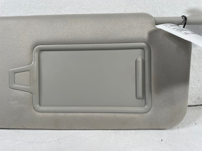 Load image into Gallery viewer, 2024-2026 HYUNDAI SANTA FE FRONT RIGHT PASSENGER SIDE SUNVISOR SUN VISOR #108621

