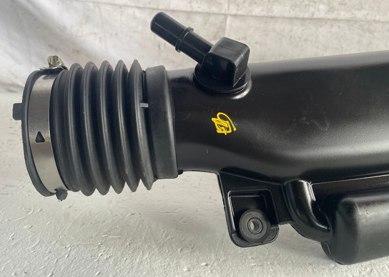 Load image into Gallery viewer, 2020-2026 JEEP GLADIATOR ENGINE AIR CLEANER INTAKE DUCT HOSE TUBE PIPE # 114157
