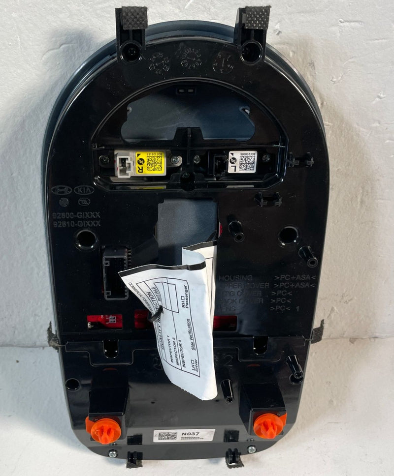 Load image into Gallery viewer, 2022-2024 HYUNDAI IONIQ 5 FRONT ROOF OVERHEAD CONSOLE DOME LAMP ASSEMBLY #107240
