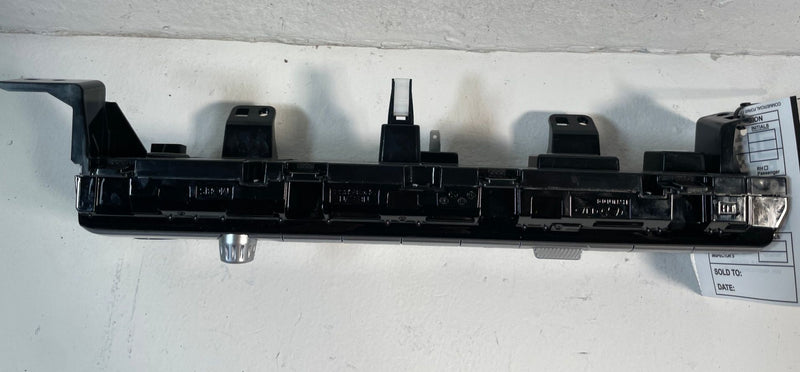 Load image into Gallery viewer, 2022 - 2024 HYUNDAI IONIQ 5 FRONT DASH A/C HEATER CONTROL SWITCH UNIT #107236
