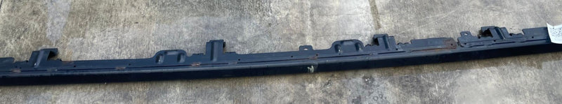 Load image into Gallery viewer, 2020 - 2026 JEEP GLADIATOR FRONT RIGHT PASSENGER BODY SIDE SILL GUARD # 114196
