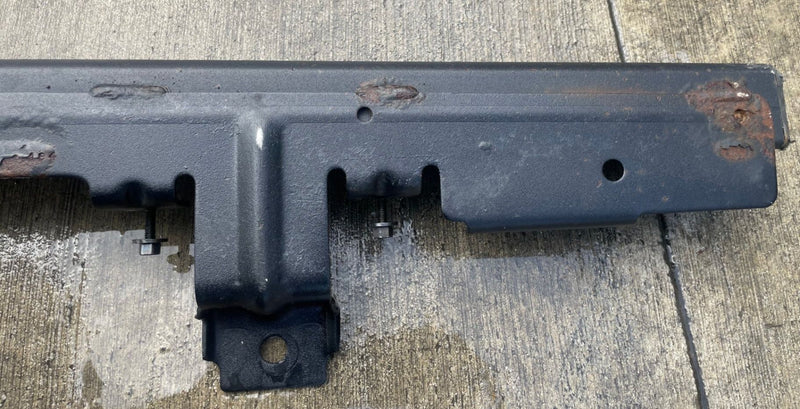 Load image into Gallery viewer, 2020 - 2026 JEEP GLADIATOR FRONT RIGHT PASSENGER BODY SIDE SILL GUARD # 114196
