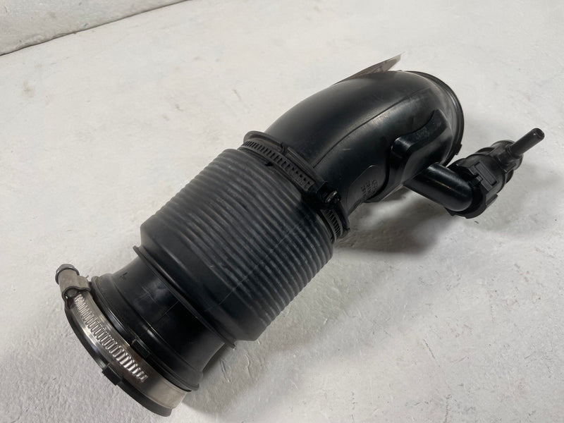 Load image into Gallery viewer, 2021-2025 HYUNDAI SANTA FE ENGINE AIR INTAKE PIPE TUBE 2.5L 28130-L1600 # 108662
