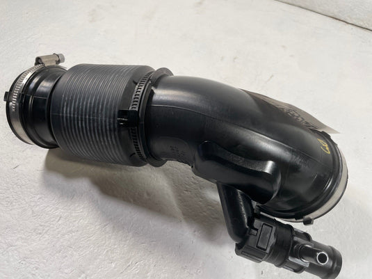 2021-2025 HYUNDAI SANTA FE ENGINE AIR INTAKE PIPE TUBE 2.5L 28130-L1600