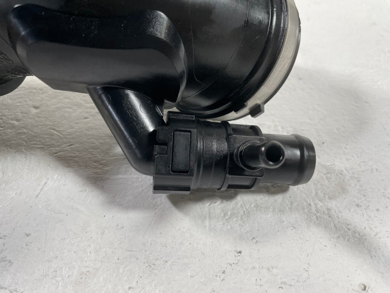 Load image into Gallery viewer, 2021-2025 HYUNDAI SANTA FE ENGINE AIR INTAKE PIPE TUBE 2.5L 28130-L1600 # 108662
