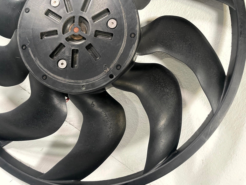 Load image into Gallery viewer, 2020 - 2025 KIA TELLURIDE FRONT RADIATOR COOLING FAN BLADE &amp; MOTOR 3.8L # 112768
