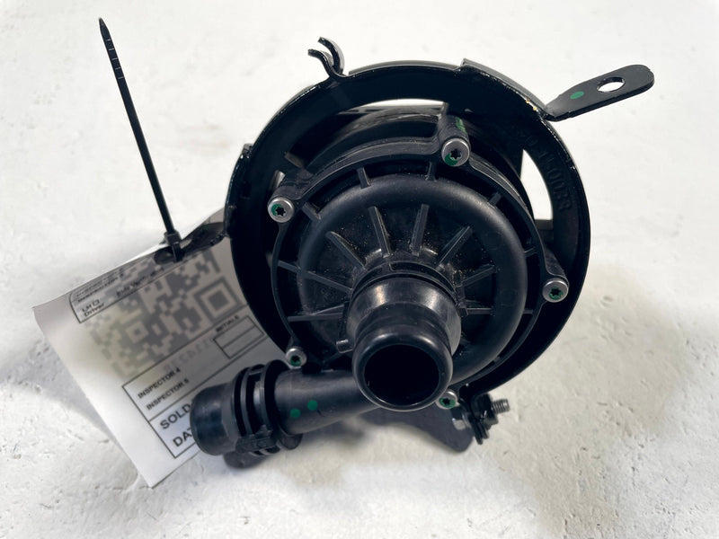 Load image into Gallery viewer, 2024 - 2026 HONDA PROLOGUE LEFT DRIVE UNIT COOLANT AUXILIARY WATER PUMP # 114238
