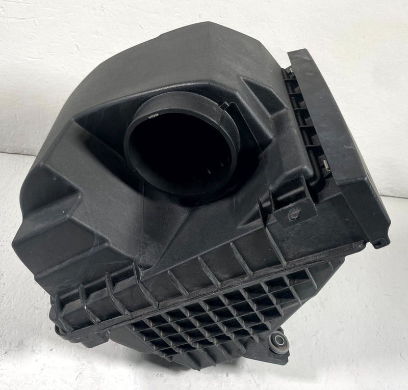 Load image into Gallery viewer, 2020 - 2025 KIA TELLURIDE ENGINE AIR INTAKE CLEANER HOUSING BOX 3.8L # 112765
