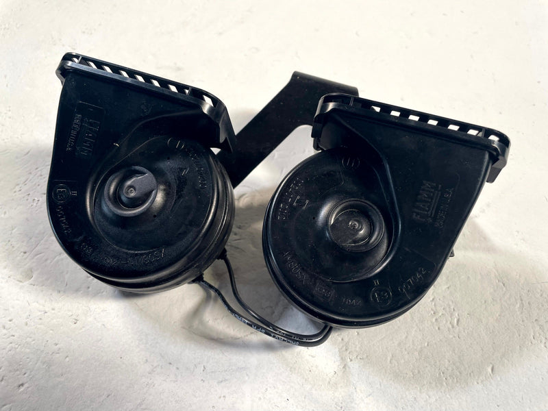 Load image into Gallery viewer, 2024-2026 HONDA PROLOGUE LOW &amp; HIGH DUAL TONE NOTE ALARM HORN SIGNAL # 114248
