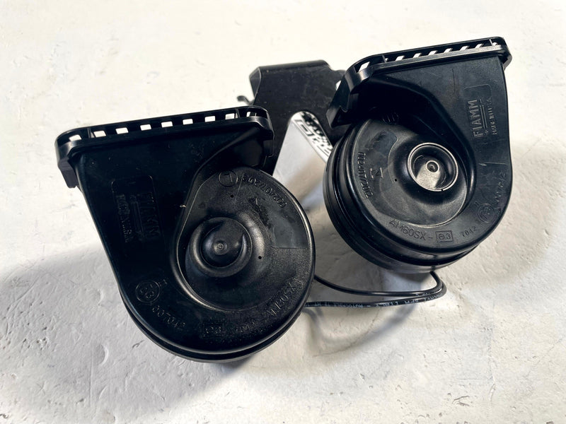 Load image into Gallery viewer, 2024-2026 HONDA PROLOGUE LOW &amp; HIGH DUAL TONE NOTE ALARM HORN SIGNAL # 114248
