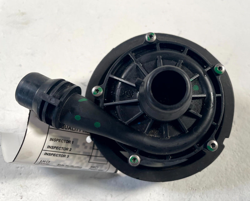 Load image into Gallery viewer, 2024-2026 HONDA PROLOGUE RIGHT DRIVE UNIT COOLANT AUXILIARY WATER PUMP # 114264
