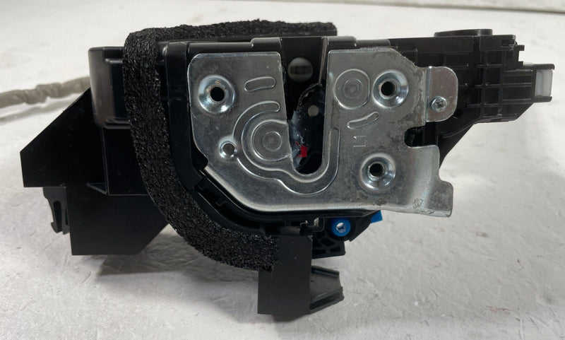 Load image into Gallery viewer, 2024-26 HYUNDAI SANTA FE REAR LEFT DRIVER SIDE DOOR LOCK LATCH ACTUATOR # 108631
