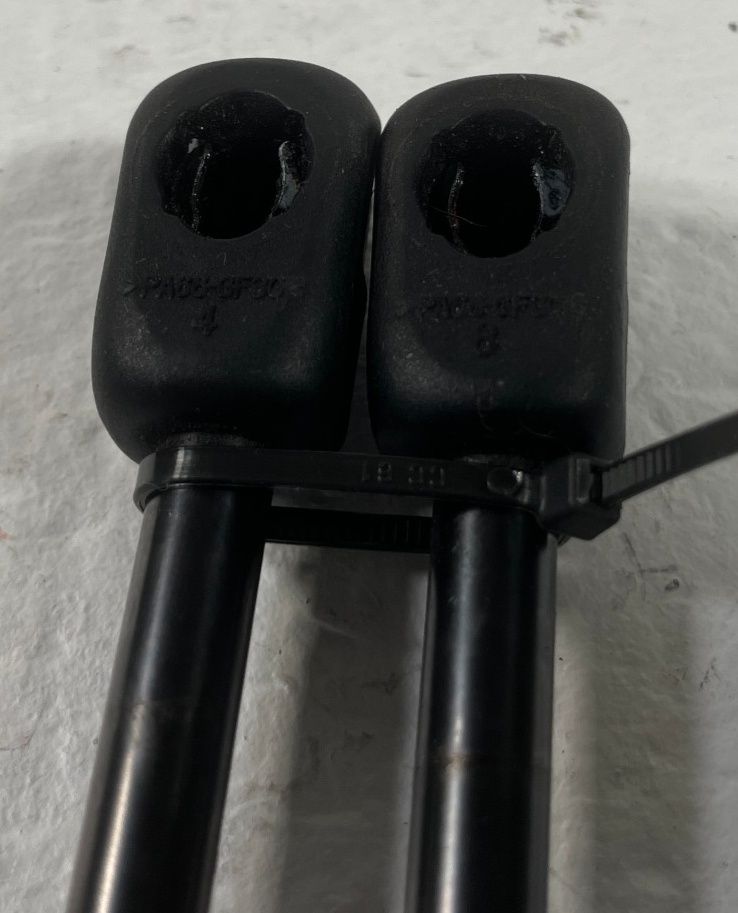 Load image into Gallery viewer, 24-26 HYUNDAI SANTA FE FRONT HOOD LH &amp; RH SIDE LIFT CYLINDER SHOCK STRUT #108646
