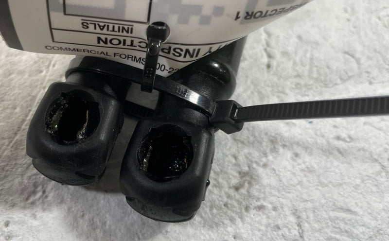 Load image into Gallery viewer, 24-26 HYUNDAI SANTA FE FRONT HOOD LH &amp; RH SIDE LIFT CYLINDER SHOCK STRUT #108646
