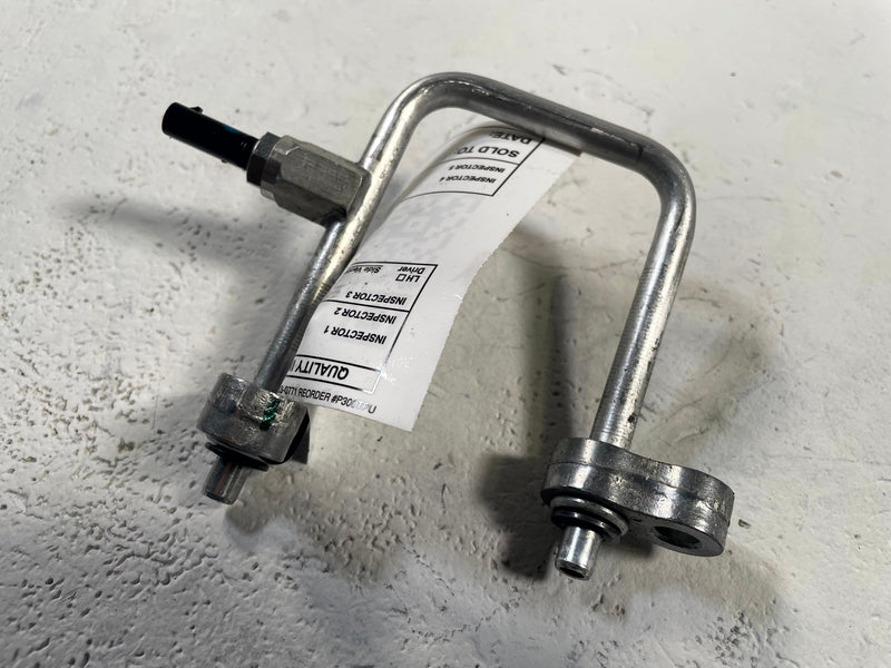 Load image into Gallery viewer, 2024-2026 HONDA PROLOGUE AC A/C AIR CONDITIONING CENTER HOSE TUBE PIPE # 114249
