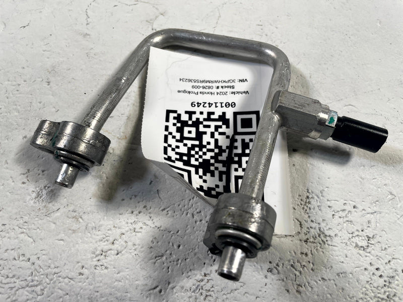 Load image into Gallery viewer, 2024-2026 HONDA PROLOGUE AC A/C AIR CONDITIONING CENTER HOSE TUBE PIPE # 114249
