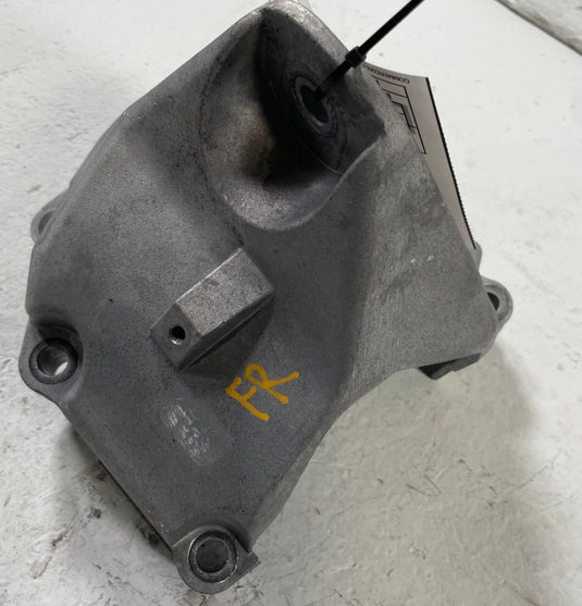 2019-2026 GENESIS G70 FRONT RIGHT SIDE ENGINE MOUNT SUPPORT BRACKET 3.3L