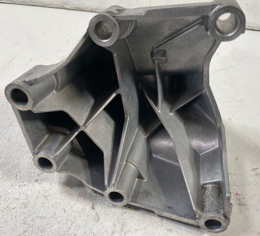 2019-2026 GENESIS G70 FRONT RIGHT SIDE ENGINE MOUNT SUPPORT BRACKET 3.3L