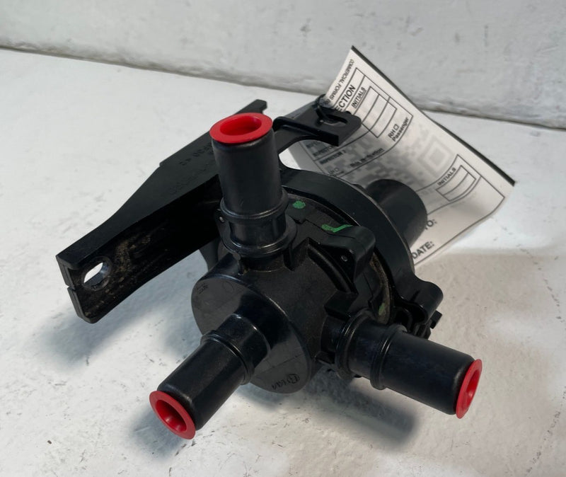 Load image into Gallery viewer, 2022-2024 HYUNDAI IONIQ 5 ENGINE AUXILIARY COOLANT WATER PUMP VALVE # 107238
