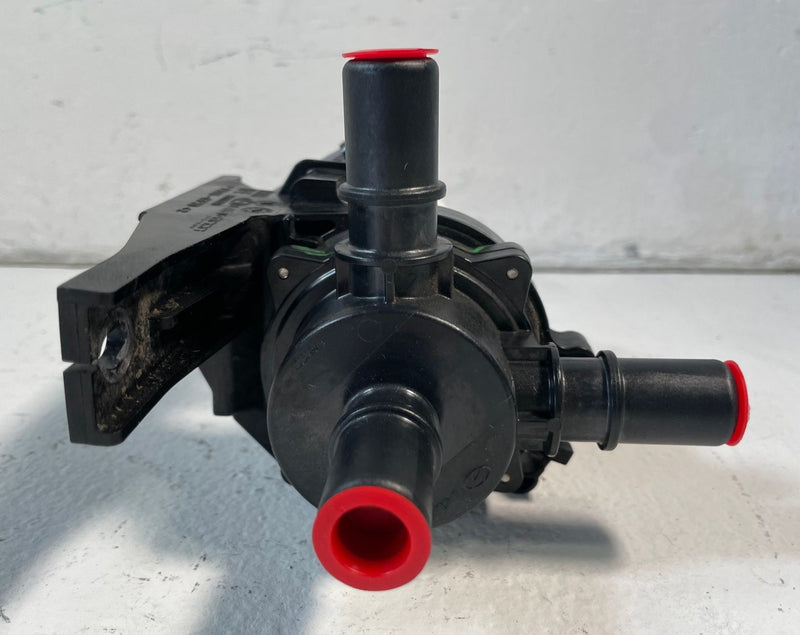 Load image into Gallery viewer, 2022-2024 HYUNDAI IONIQ 5 ENGINE AUXILIARY COOLANT WATER PUMP VALVE # 107238
