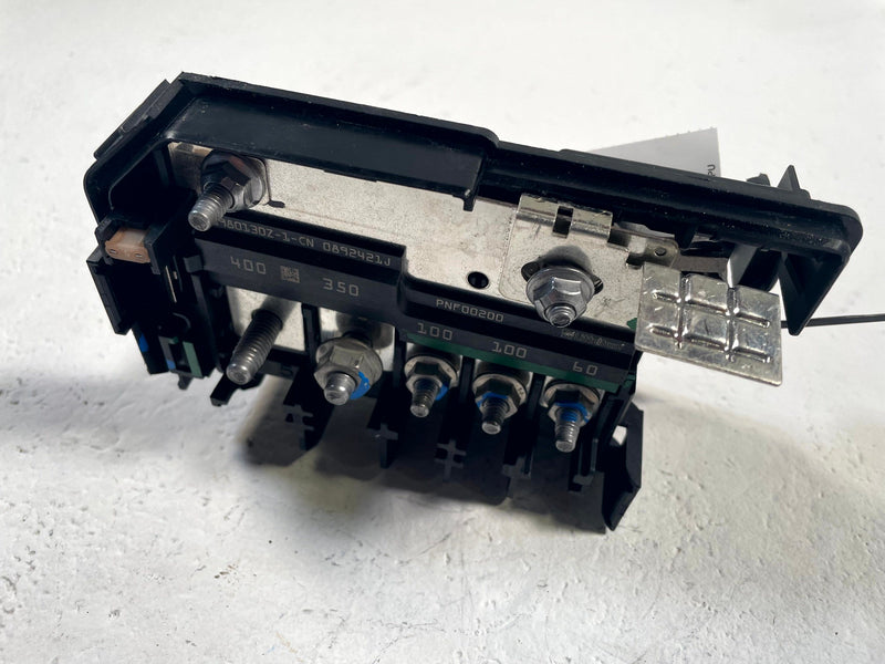 Load image into Gallery viewer, 2024-2026 HONDA PROLOGUE ENGINE BATTERY DISTRIBUTION FUSE RELAY BLOCK # 114252
