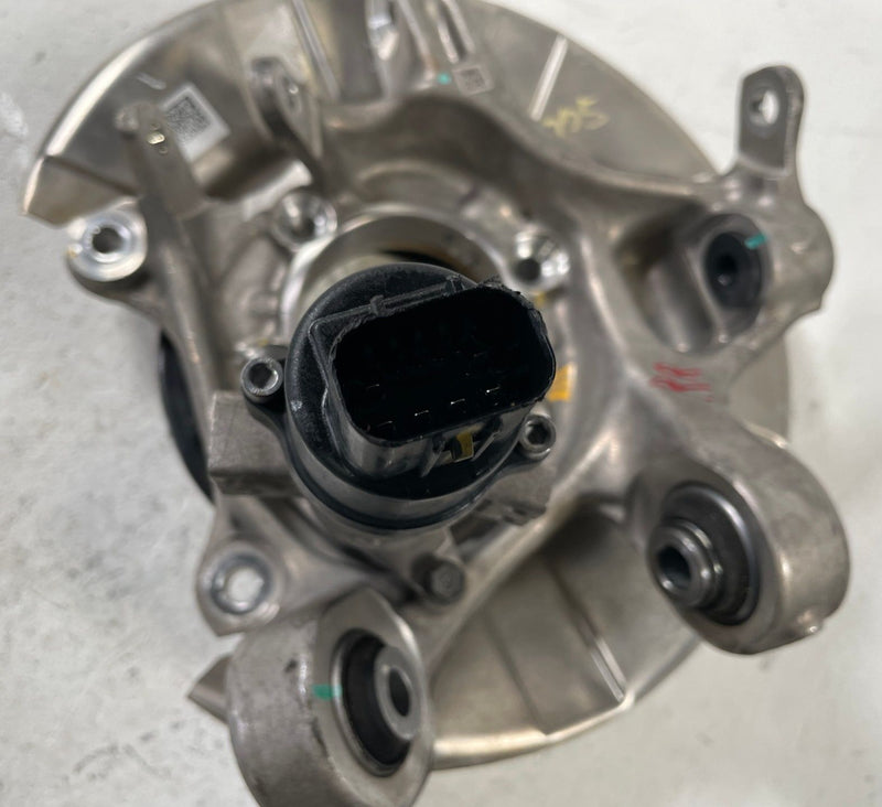 Load image into Gallery viewer, 2019 - 2026 GENESIS G70 REAR RIGHT PASSENGER SIDE SPINDLE KNUCKLE &amp; HUB # 110027
