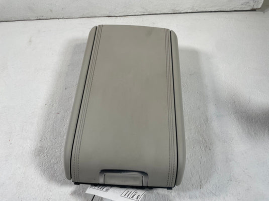 2024-2026 HYUNDAI SANTA FE FRONT CENTER CONSOLE ARM REST LID COVER GRAY 