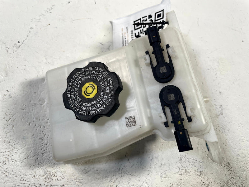 Load image into Gallery viewer, 2024-2026 HONDA PROLOGUE BRAKE BOOSTER MASTER CYLINDER RESERVOIR TANK # 114260
