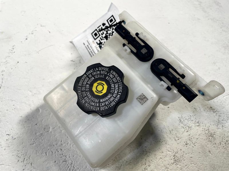 Load image into Gallery viewer, 2024-2026 HONDA PROLOGUE BRAKE BOOSTER MASTER CYLINDER RESERVOIR TANK # 114260
