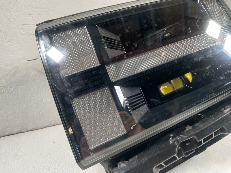 Load image into Gallery viewer, 2024-2025 HYUNDAI SANTA FE FRONT LEFT DRIVER SIDE HEADLIGHT HEAD LIGHT # 108709
