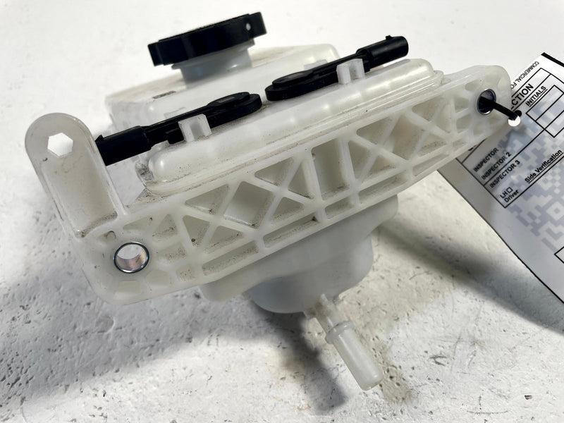 Load image into Gallery viewer, 2024-2026 HONDA PROLOGUE BRAKE BOOSTER MASTER CYLINDER RESERVOIR TANK # 114260
