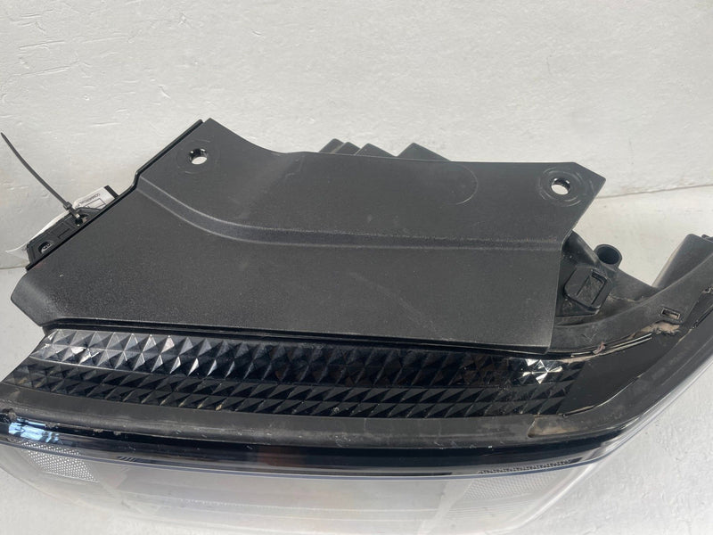 Load image into Gallery viewer, 2024-2025 HYUNDAI SANTA FE FRONT LEFT DRIVER SIDE HEADLIGHT HEAD LIGHT # 108709
