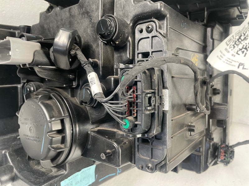 Load image into Gallery viewer, 2024-2025 HYUNDAI SANTA FE FRONT LEFT DRIVER SIDE HEADLIGHT HEAD LIGHT # 108709

